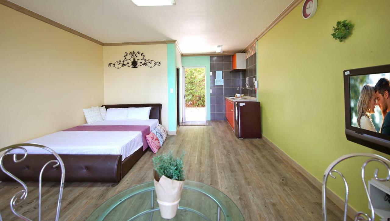 Tongyeong Paper Island Pension מראה חיצוני תמונה