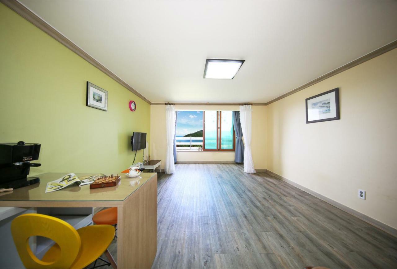 Tongyeong Paper Island Pension מראה חיצוני תמונה