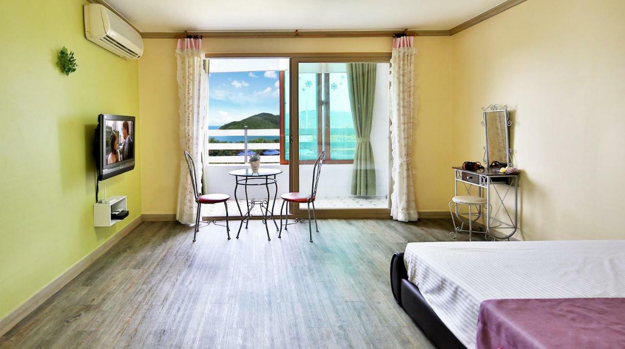 Tongyeong Paper Island Pension מראה חיצוני תמונה