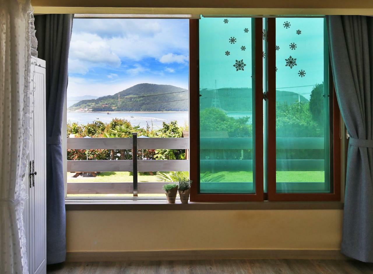 Tongyeong Paper Island Pension מראה חיצוני תמונה