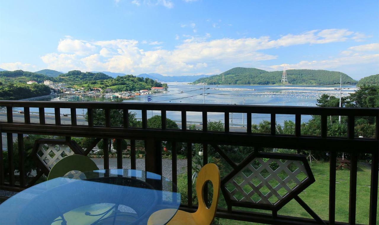 Tongyeong Paper Island Pension מראה חיצוני תמונה
