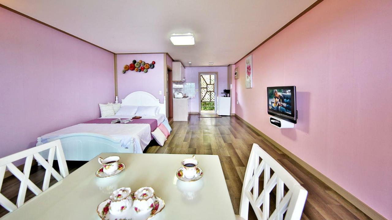 Tongyeong Paper Island Pension מראה חיצוני תמונה