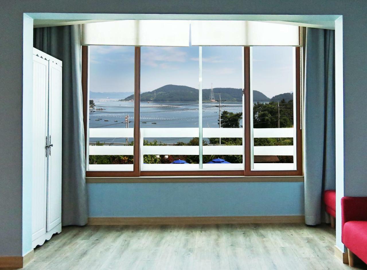 Tongyeong Paper Island Pension מראה חיצוני תמונה