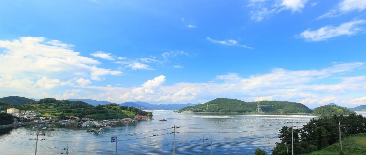 Tongyeong Paper Island Pension מראה חיצוני תמונה