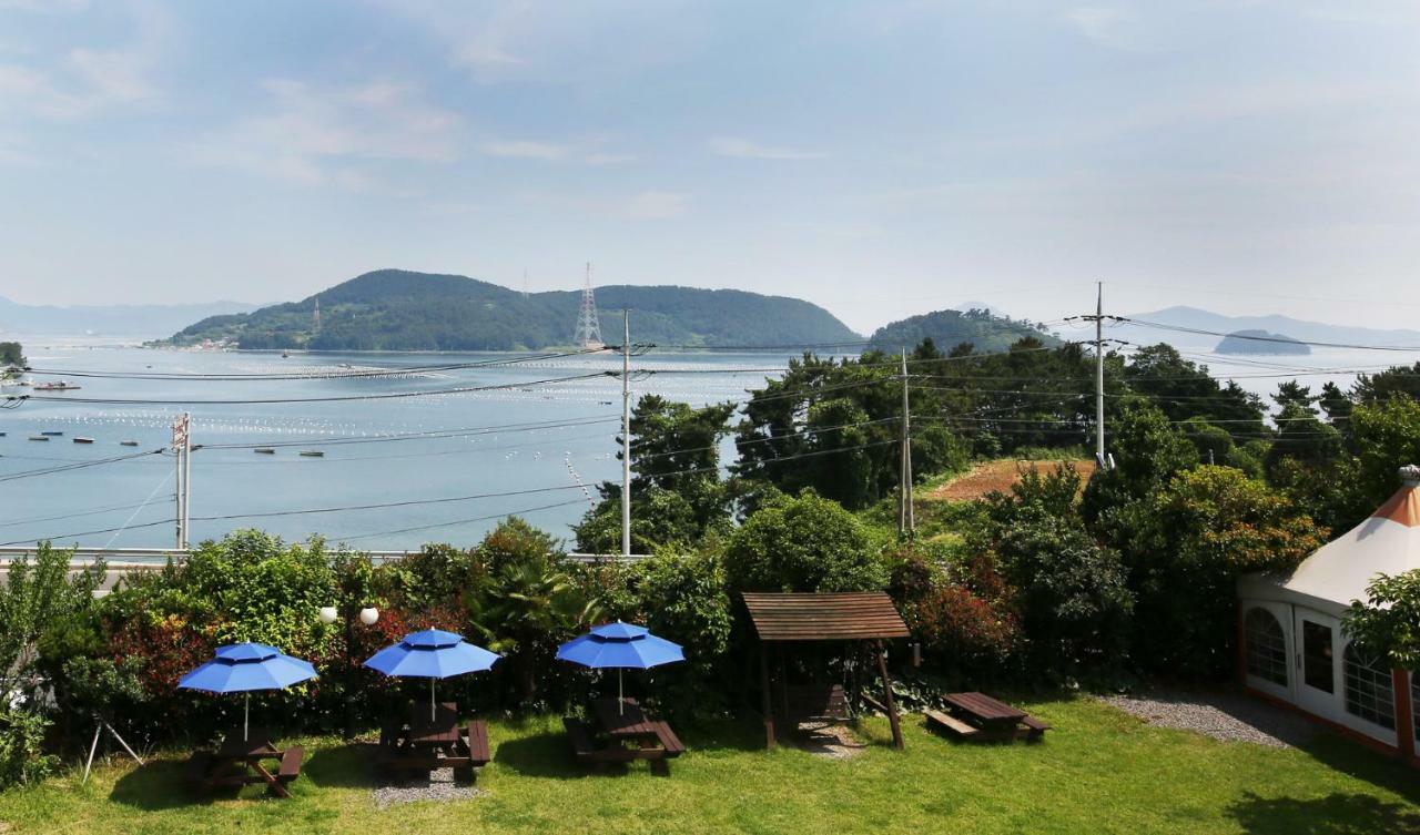 Tongyeong Paper Island Pension מראה חיצוני תמונה
