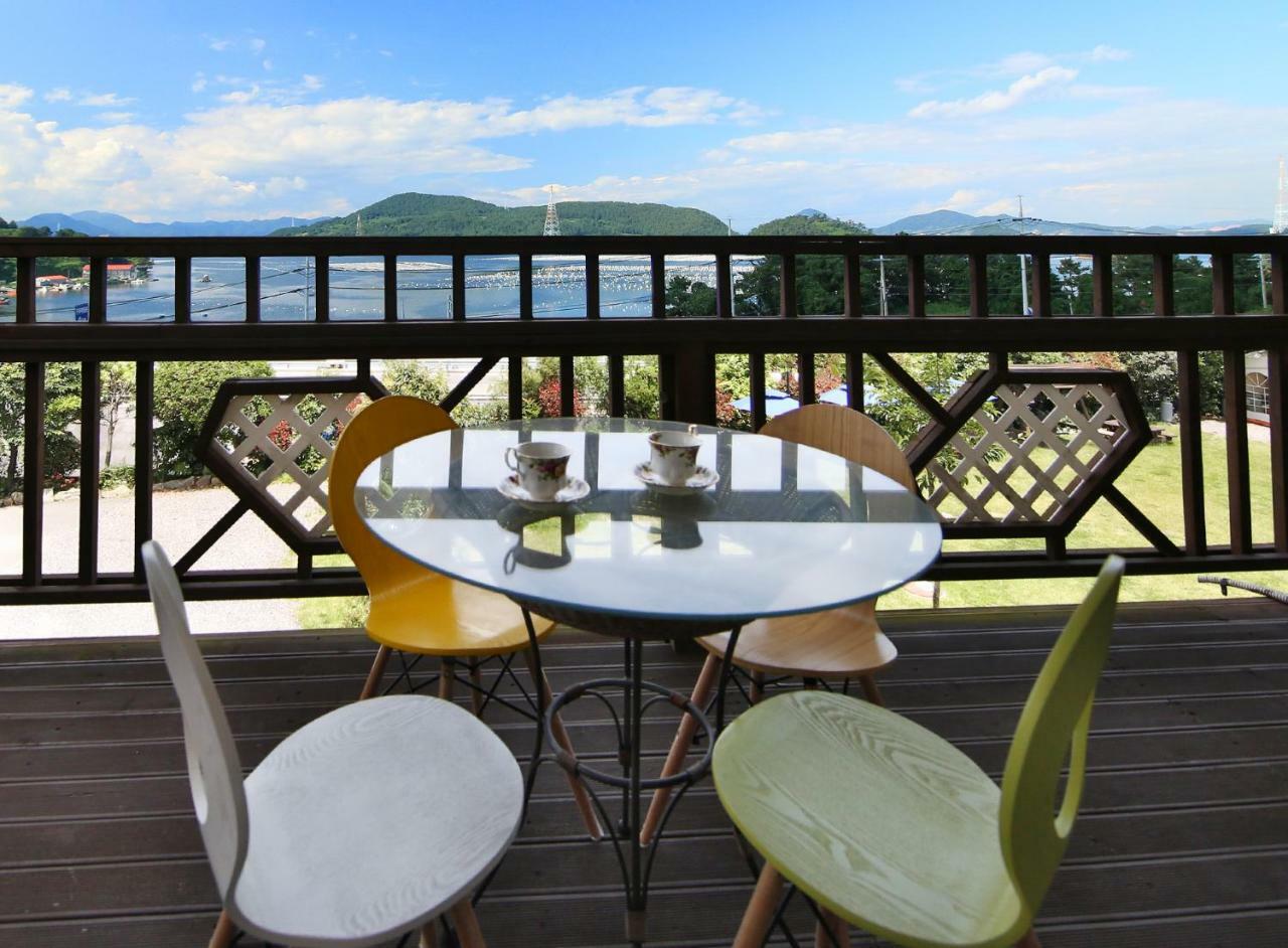 Tongyeong Paper Island Pension מראה חיצוני תמונה