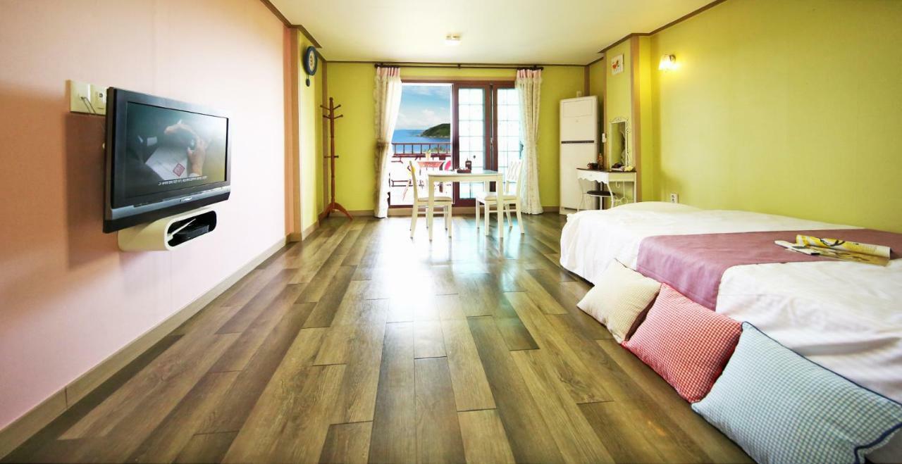 Tongyeong Paper Island Pension מראה חיצוני תמונה