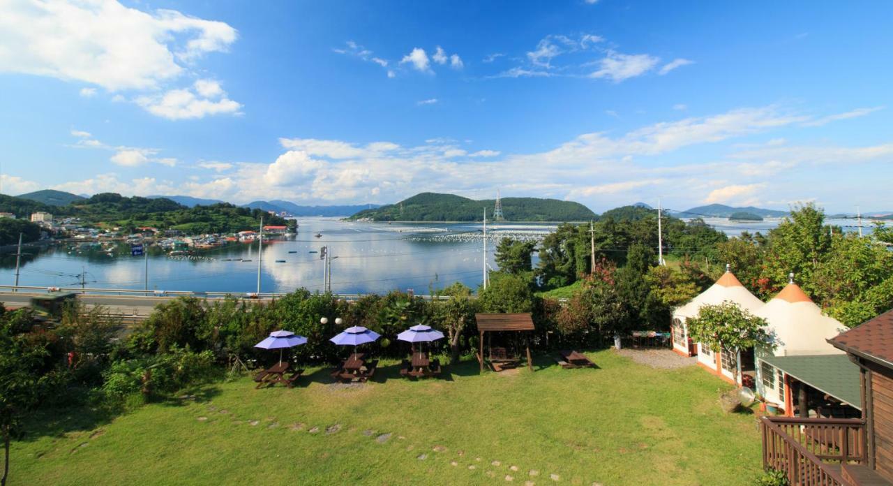 Tongyeong Paper Island Pension מראה חיצוני תמונה